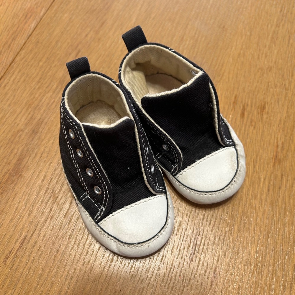 Converse All Star Black Crib Shoes Baby Infant Sneakers First Walkers Size 2